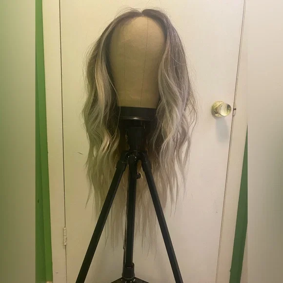 Human/Synthetic Blend Elegant Ombre Platinum Blonde Lace Front Wig - Picture 10 of 10